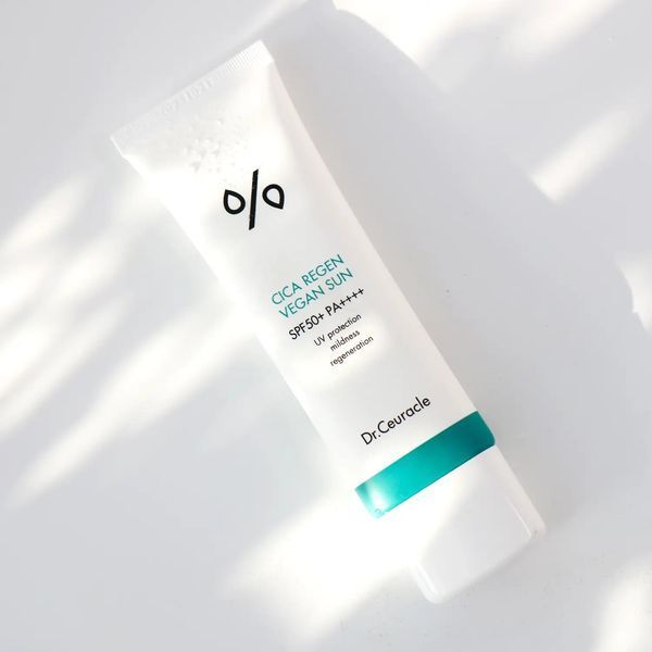 Сонцезахисний веганський крем з центелою азіатською Dr.Ceuracle Cica Regen Vegan Sun SPF50+ PA++++, 50 ml 8806133614983 фото